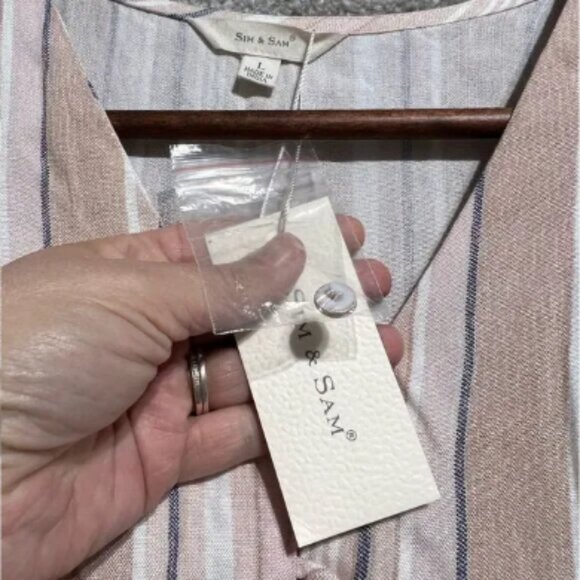 Sim & Sam Woman’s Rayon Flitter Sleeve Tie Front Striped Blouse Size Medium New - Picture 4 of 5